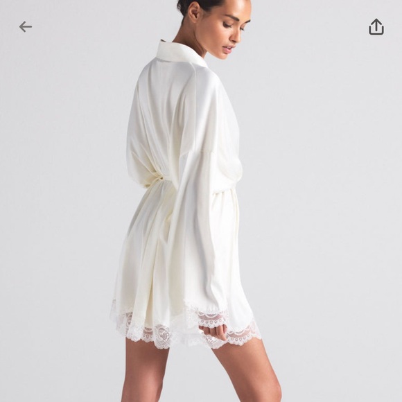 Skims Bridal Robe - Picture 4 of 6